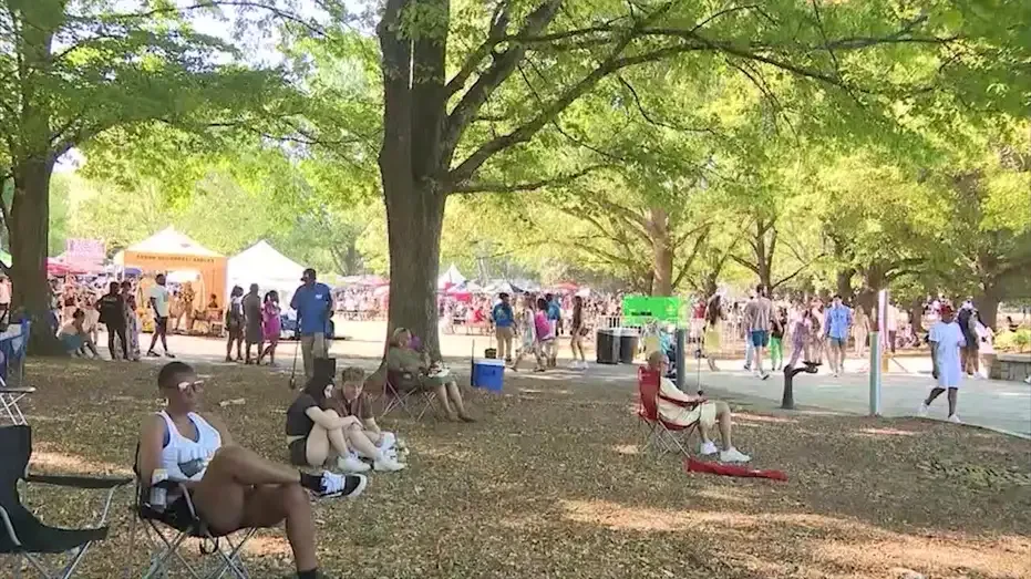 Crowds at the Atlanta Dogwood Festival in Piedmont Park