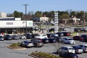 Toco Hills shopping center where Barnes & Noble will open