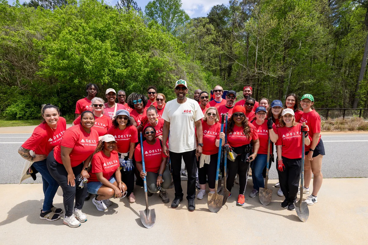 Volunteers working along the Atlanta BeltLine Eastside Trail during 404 Day of Service