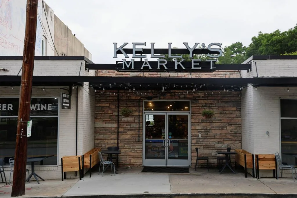 Exterior of Kelly's Market near downtown Decatur