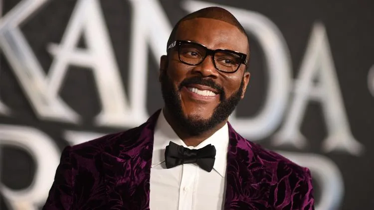 Tyler Perry donating gift cards to TSA workers at Hartsfield-Jackson